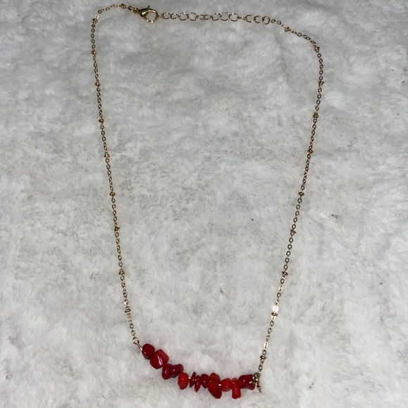 Red agate crystal chip necklace - Picture 2 of 3